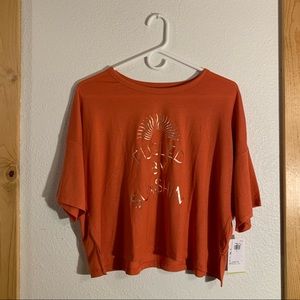 nothing wrong with it, it was just taking up space in my closet! open to offers!